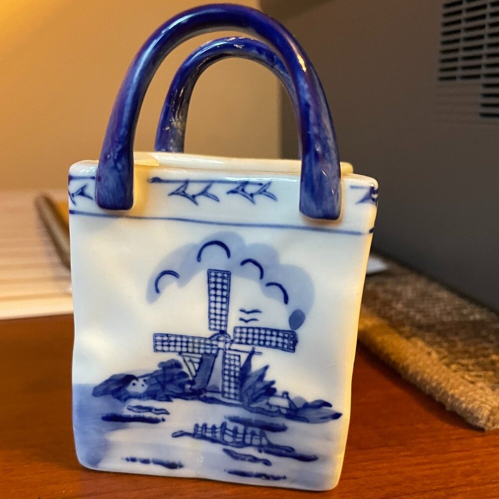 Charming Delft porcelain, Vintage